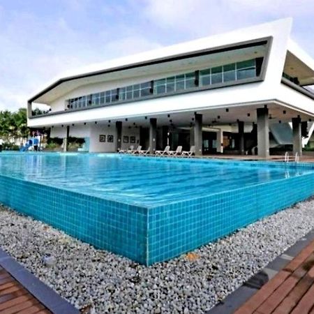 Johor Desaru Beach Bungalow Villas Kangkar Chemaran Exterior foto